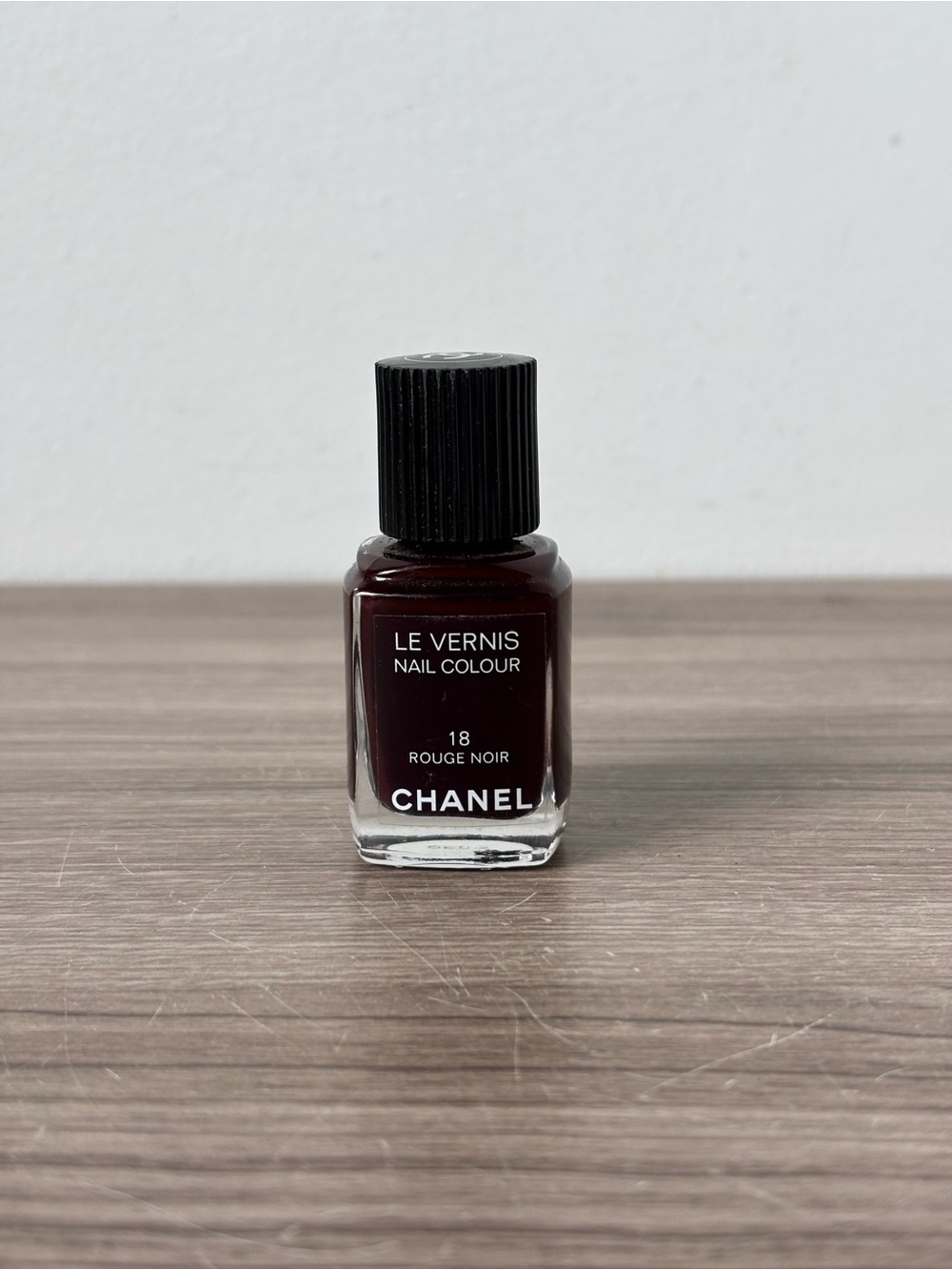 Chanel Le Vernis Nail Colour - 18 Vamp Red Black Authentic❤️